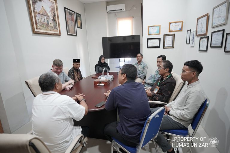UNIZAR Sambut Kunjungan Prof. Theis Raaschou Andersen, Director of Research VIA University Denmark: Bahas Peluang Kolaborasi Internasional